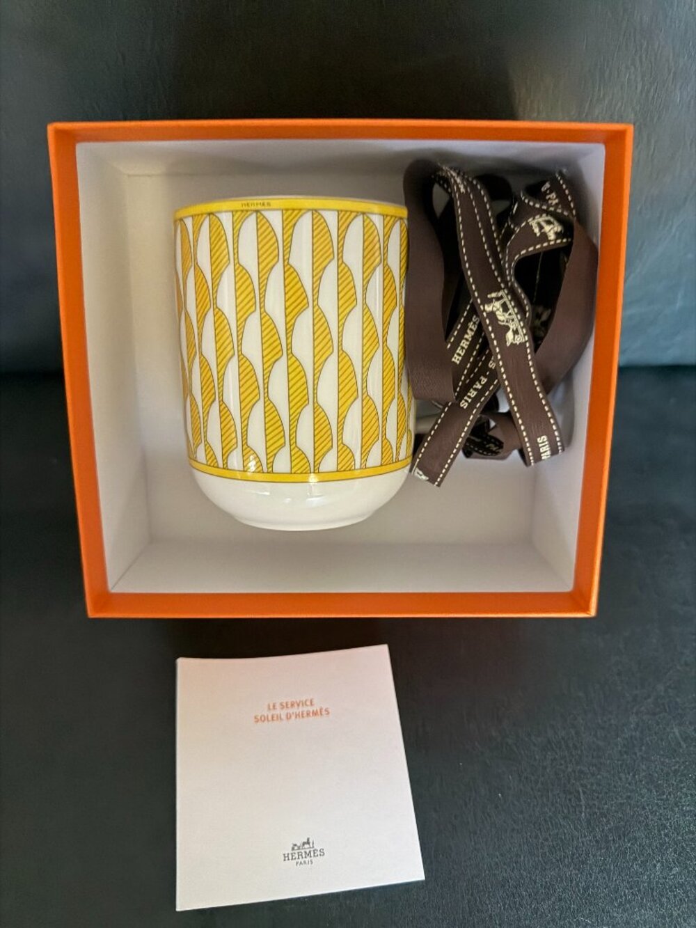 ✨ Authentic Hermès Soleil d’Hermès porcelain set: Mug